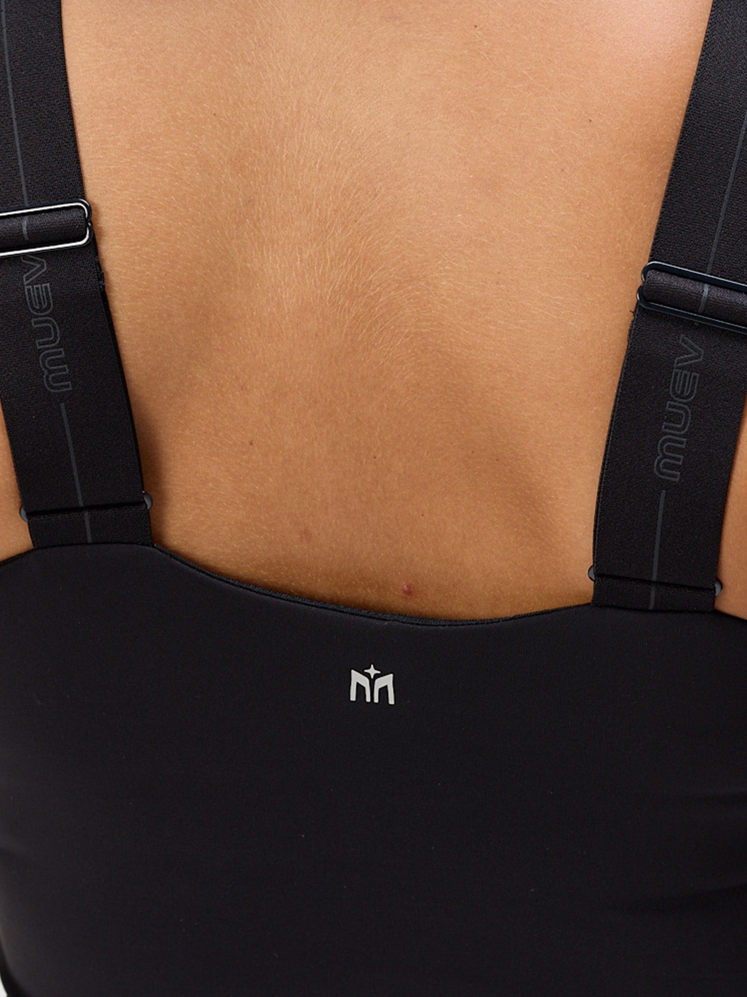 Airy Twist Tank - MUEV